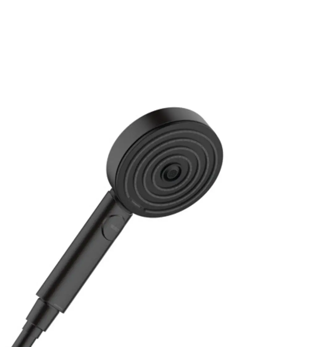 Schwarze Handbrause mit runder Kopfstruktur und drei Strahlarten von Hansgrohe. Der Griff hat eine Aktivierungstaste für verschiedene Funktionen.